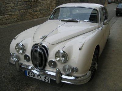 Jaguar_MK2_01.jpg