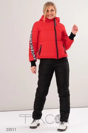 Copie de resize_image-853-1279bigdutyy_kostyum_iz_kurtki_s_kapyushonom_i_bryuk_.webp