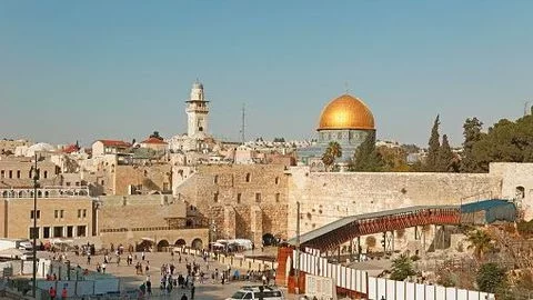 jerusalem-old-city-dome-du-rocher-qubbat-as-sachra-et-la-mosquee-al-aqsa_6109848.webp