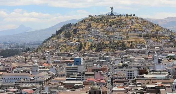 el-panecillo-vierge-de-quito.webp