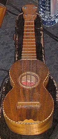 200px-UkuleleHawaiienVintage.webp