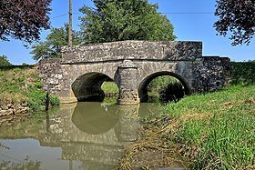 280px-Les_Bâties,_le_pont_sur_la_Jouanne.jpg