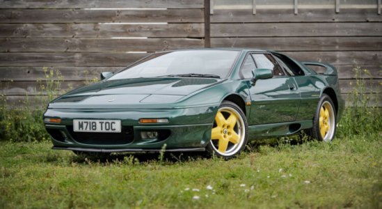 51-4-lotus-esprit-s4-gt-championship-winners-limited-edition-1995-750x410.jpg