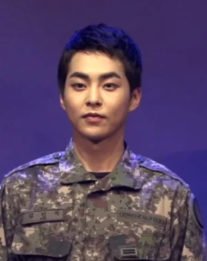 440px-Xiumin_during_the_musical_%22The_Promise_of_the_Day%22,_in_September_2019.webp