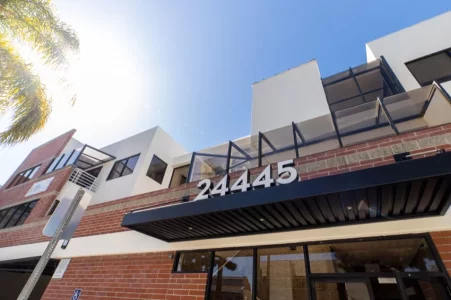 Copie de 24445-Hawthorne-Blvd-Torrance-CA-24445-Hawthorn-26-2-LargeHighDefinition.webp