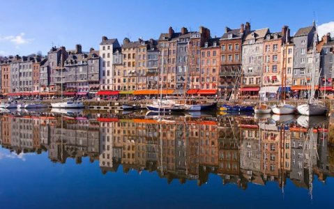 6993-Vieux-bassin-dHonfleur-©-aterrom-Fotolia.com-©-aterrom-Fotolia.com_.jpeg