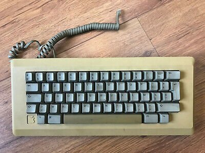 Apple-Macintosh-clavier-AZERTY-dorigine-M0110F-Mac-128k.jpg