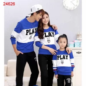 Family Sweater Play - 24626.webp