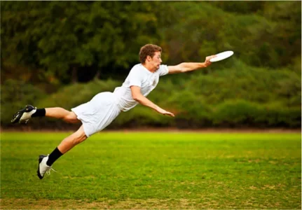 ultimate-frisbee-sport.webp