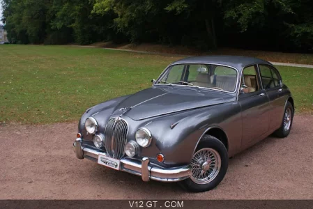 Jaguar-MkII-3.8-anthracite-3-4-avant-gauche_zoom.webp
