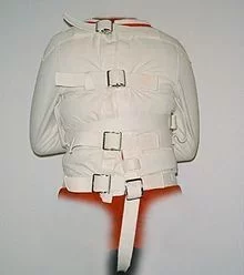 220px-Zwangsjacke_Leinen02_2002-01-09.webp 220px-Zwangsjacke_Leinen02_2002-01-09.webp