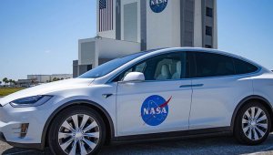 Tesla-model-x-voiture-officielle-pour-le-transport-des-astronautes-de-la-nasa__908_512__0-198-...jpg