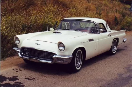 Corvette ancienne 1998 USA.webp
