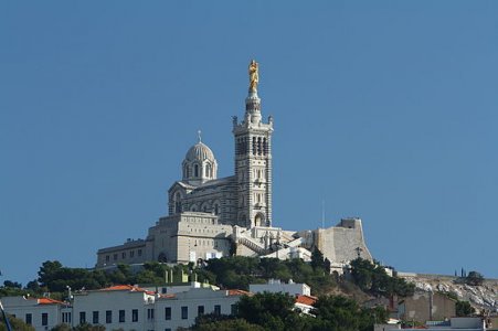 560px-Notre_Dame_de_la_Garde.jpg