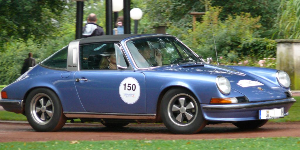 Porsche_911_S_Targa_blue_vr.jpg