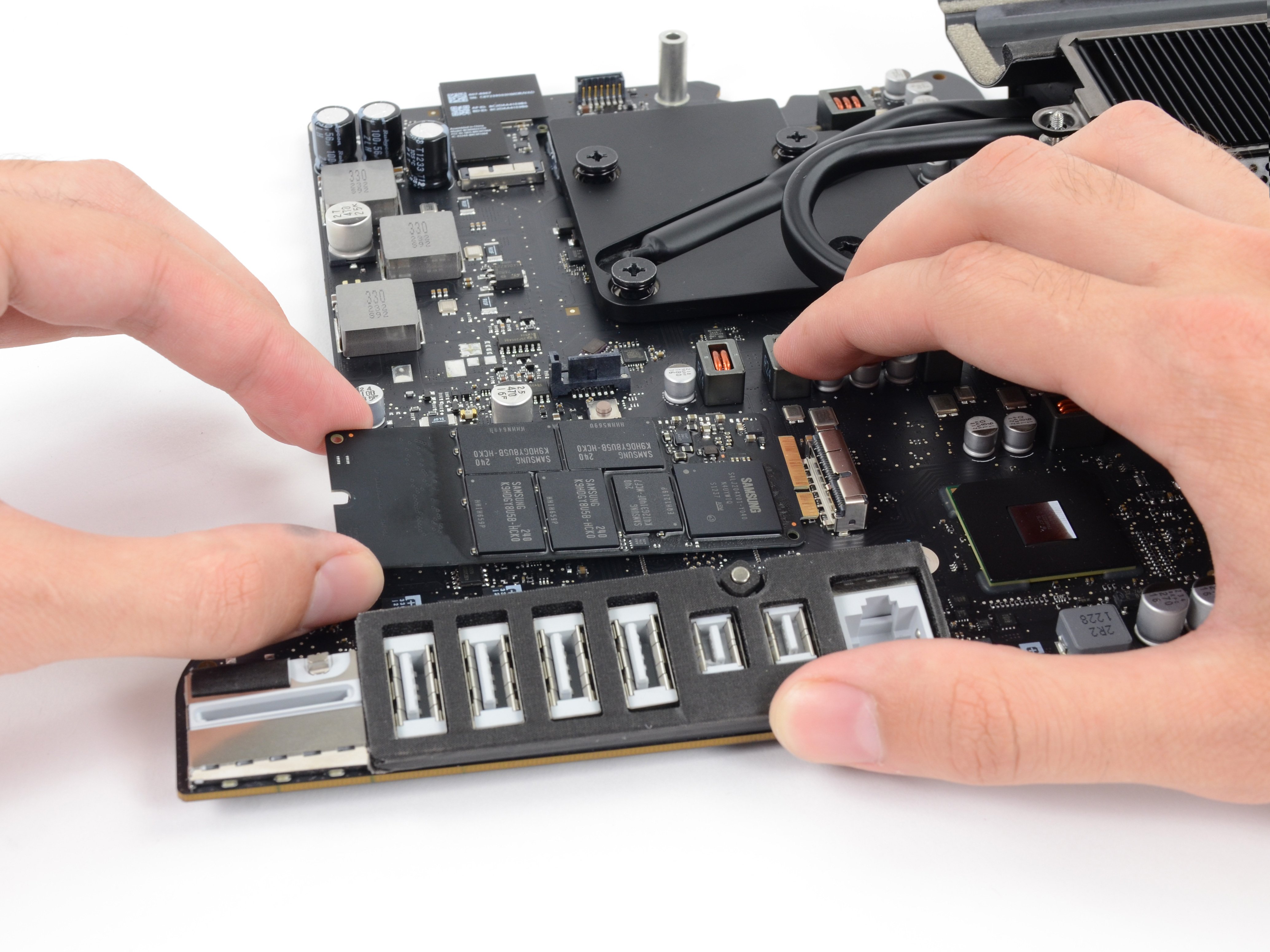 iMac Installation d'un SSD 1To Crucial pour un iMac 27 (late 2015