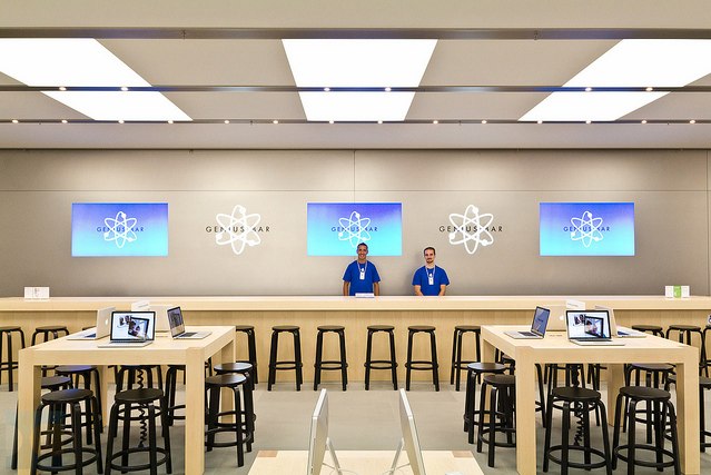 genius-bar-20110604-231539.jpg
