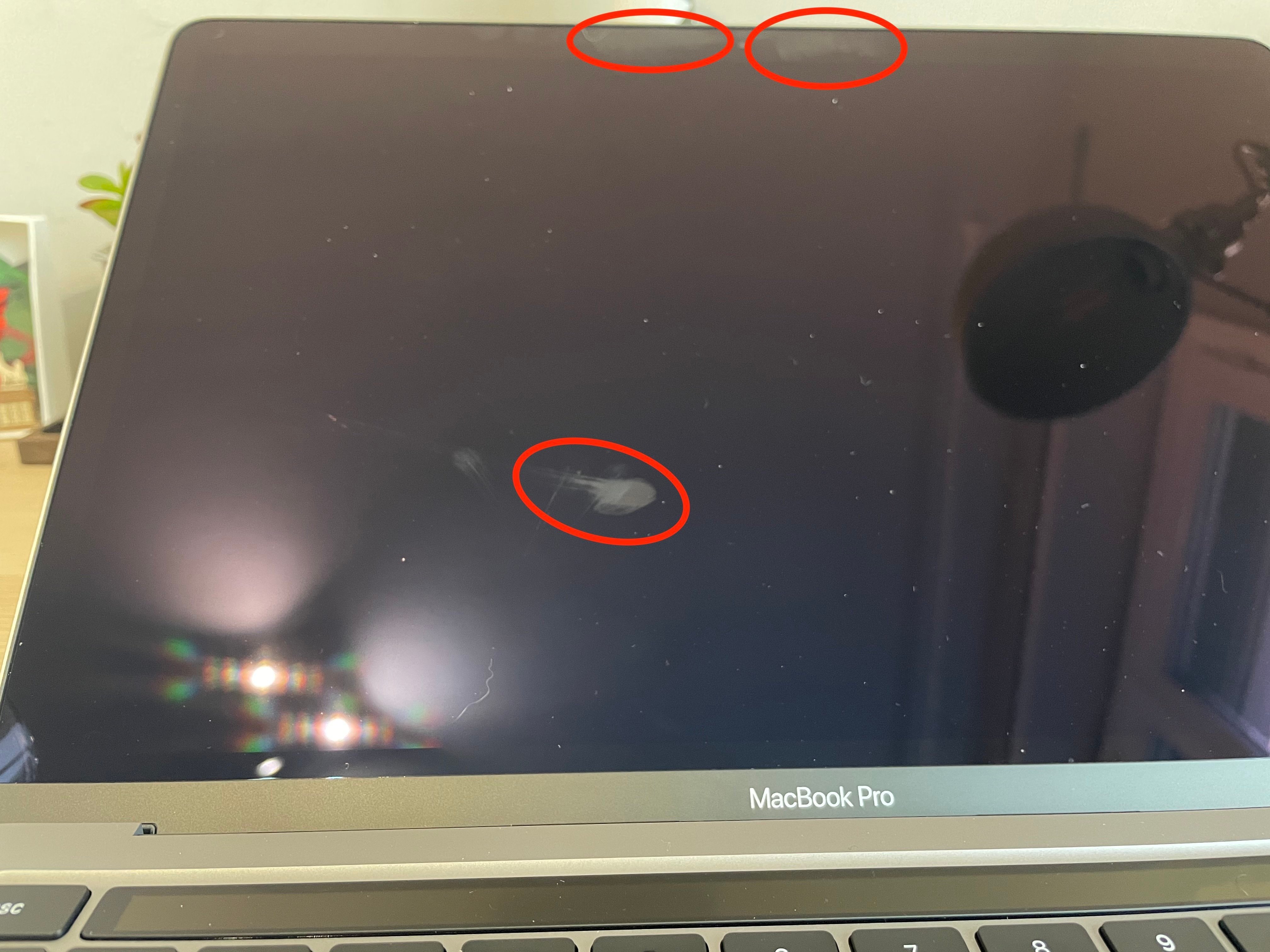 Consomac : Des problèmes avec le revêtement anti-reflets des MacBook Pro  Retina ?