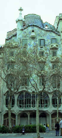 G_Casa_Batllo_Facana_small.JPG