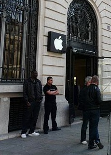 Vigiles AppleStore.jpg