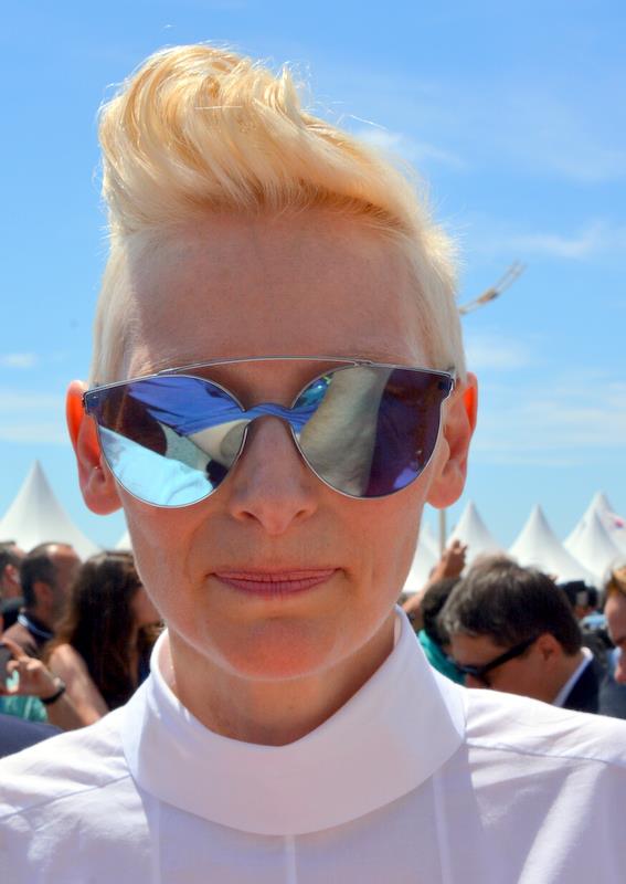 Tilda_Swinton_Cannes_2017.jpg