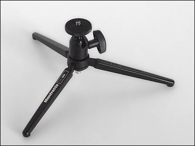manfrotto_709b_table_top_tripod_open.jpg